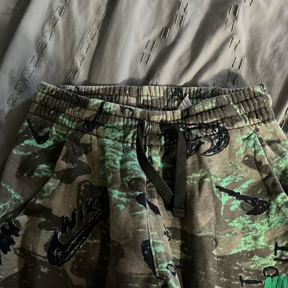 Camo Nike Jogging Pants Large - Picture 3 of 4